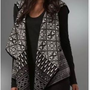Joie black and white sweater vest size m